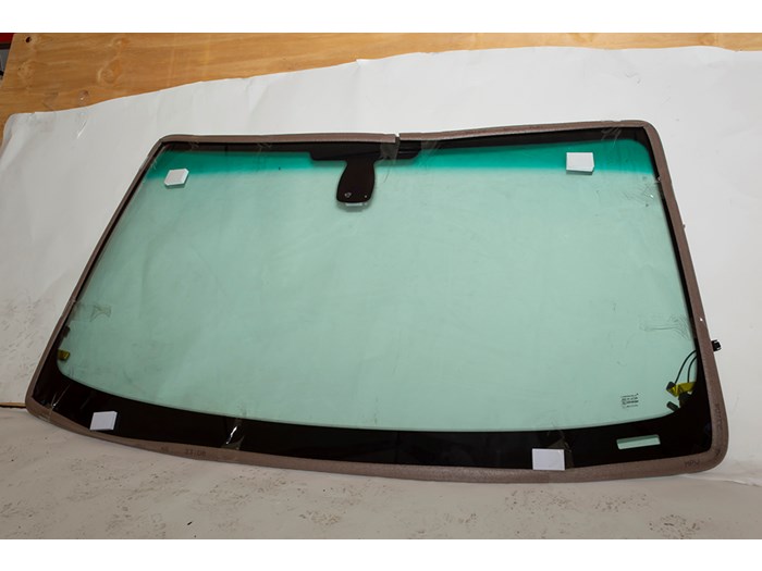 GLASS-WINDSCREEN