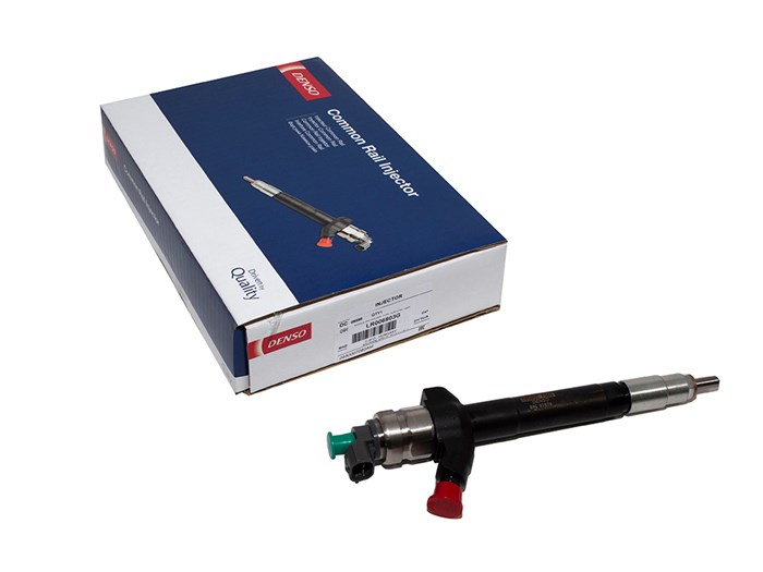 NOZZLE AND HOLDER - FUEL INJECTOR - NEW