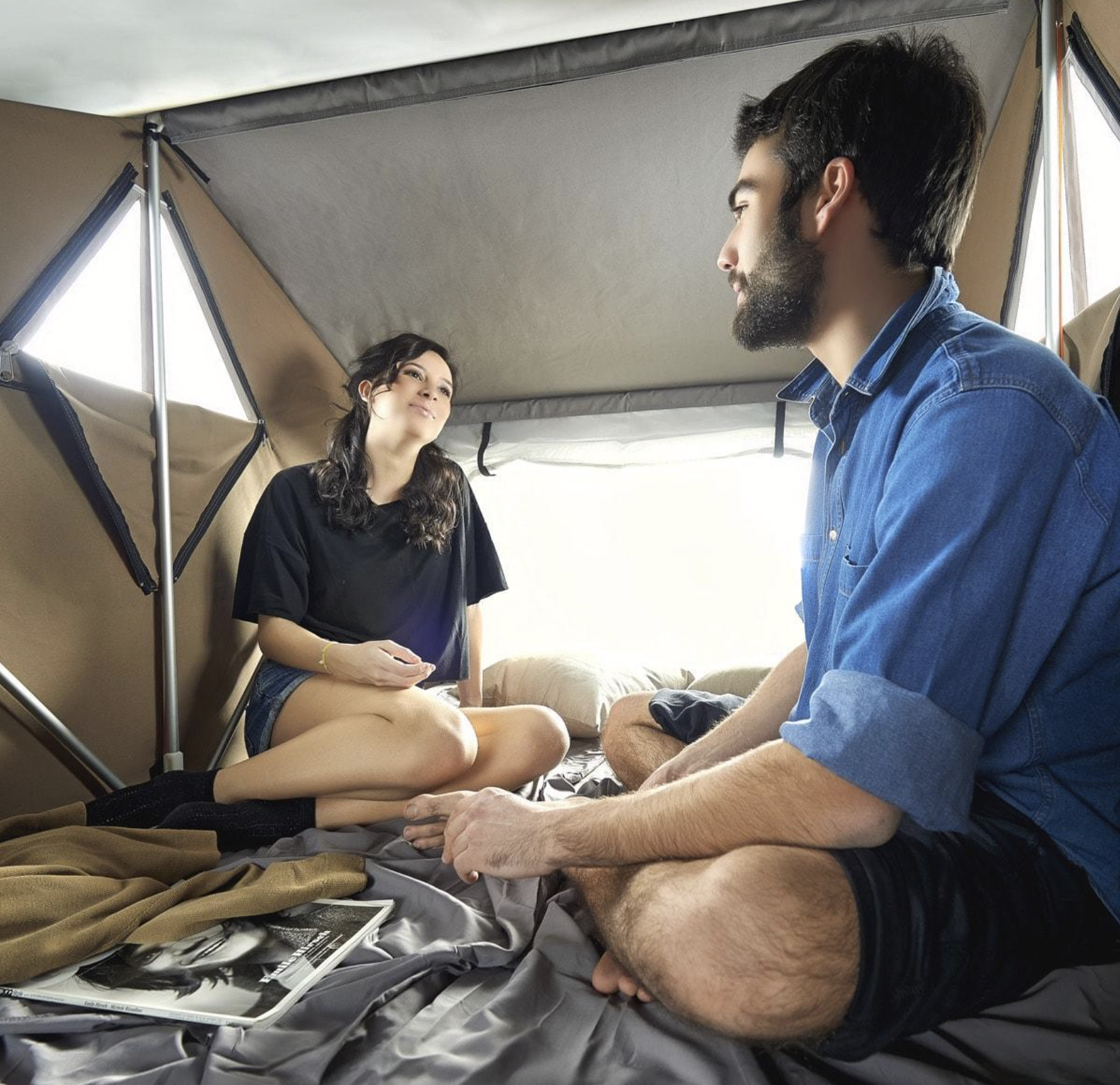 Overland — Foto 1 van 9